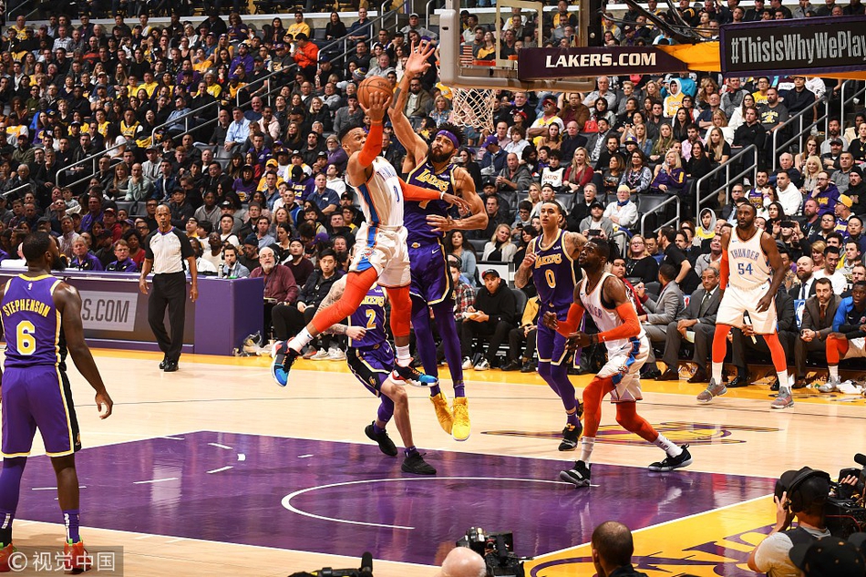 葡萄牙队名球员面临染黄次回合停赛风险，C罗、B席在列.