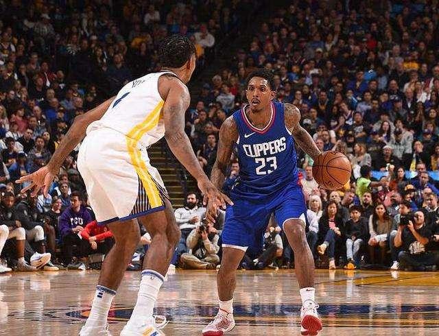 中场在外线 中场在外线